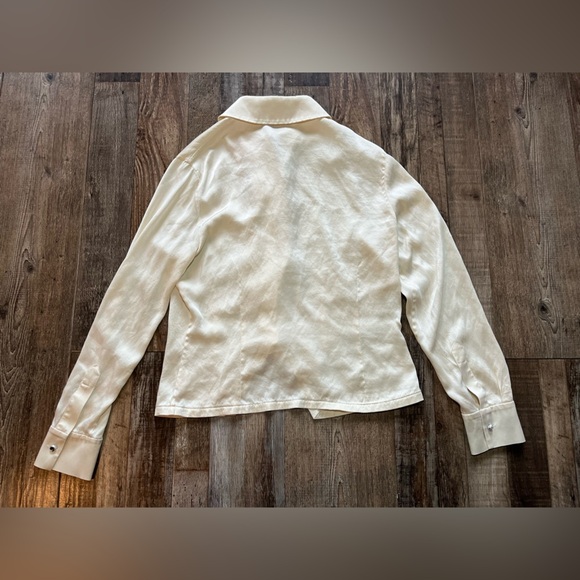 St. John Silk Off White Button Up Blouse Women’s Size 6 - Picture 6 of 6